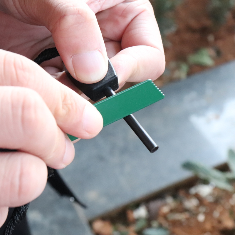 Mini Wilderness Survival Porta - Ferro Rod Striker 리뷰 및 가격